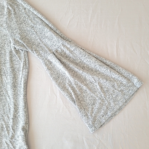 GIBSON Long Bell Sleeve Cozy Fleece Grey Top - Picture 4 of 12